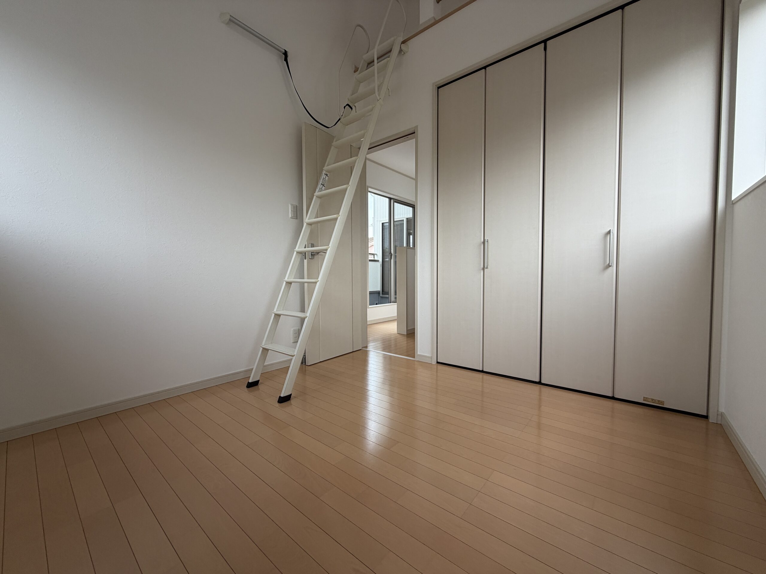 堺市西区草部　地下室付き中古戸建の写真