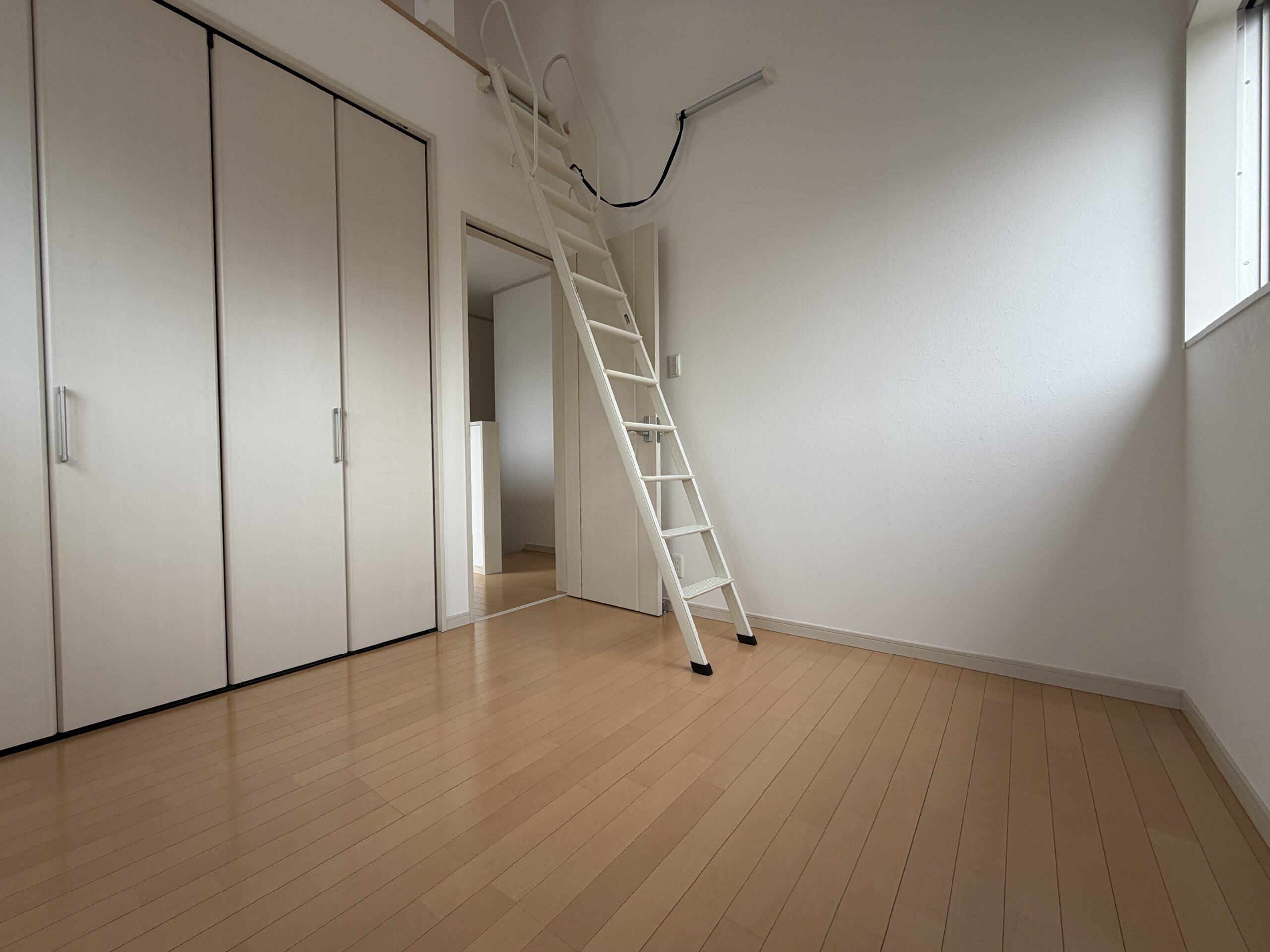 堺市西区草部　地下室付き中古戸建の写真